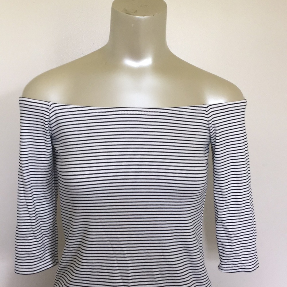 En Creme off the shoulder top